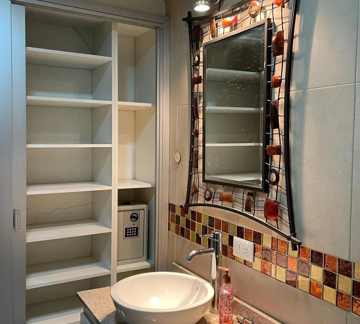 וילה הוילה קיטו Colonial Delux L By Comfy & Cozy